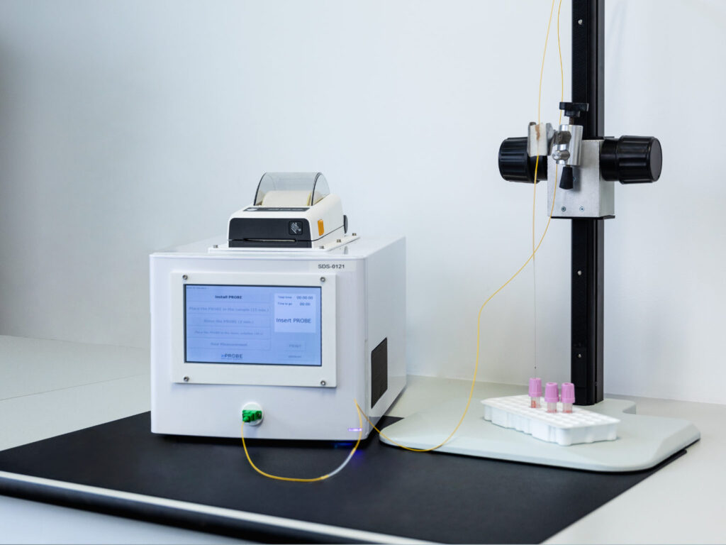 Urządzenie diagnostyczne inPROBE: analizator i mikrosonda światłowodowa